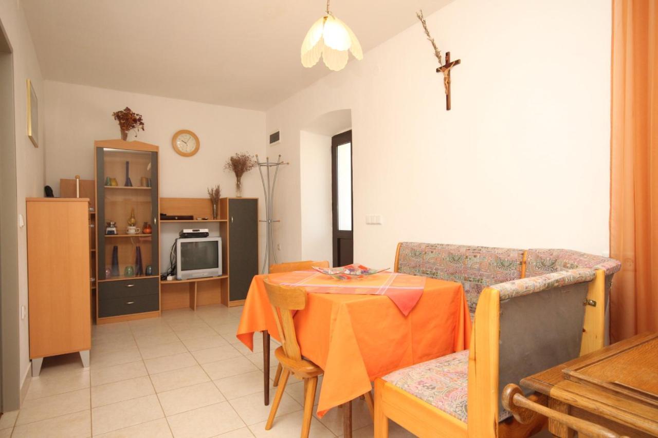 Apartments With A Parking Space Sali, Dugi Otok - 8084 Bagian luar foto